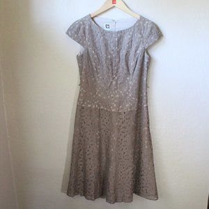 *SALE! 2/$22 or 3/$30* Anne Klein Dress Beige Lace Belt/Sash Loops Women Size 4